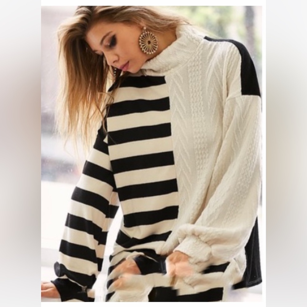 Black White Cable Knit Sweater Top NWOT med